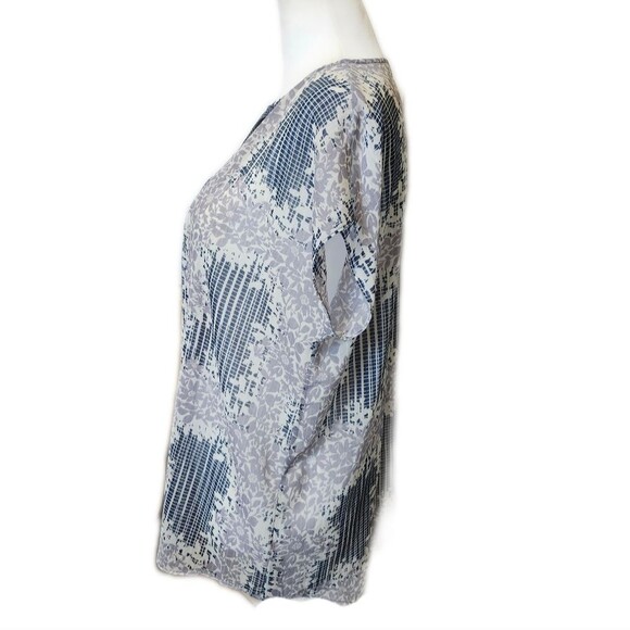 CAbi Style #278 Printed Stitch Placket Floral V-neck Blouse Top, M - Picture 4 of 8